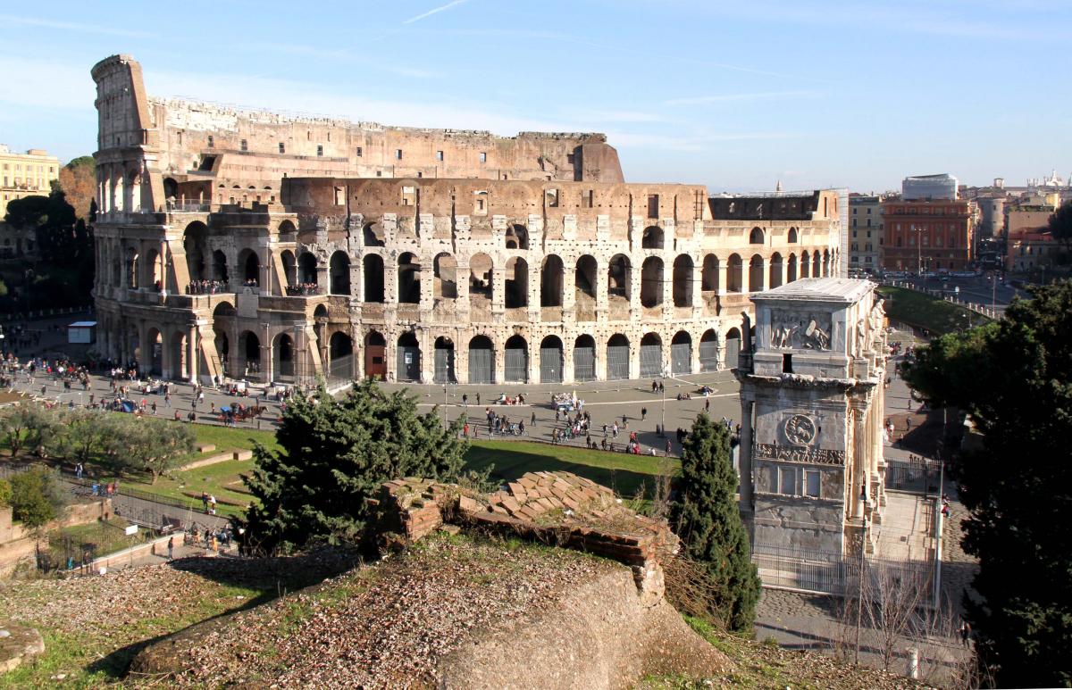 Coliseo de Roma y Arco de Constantino